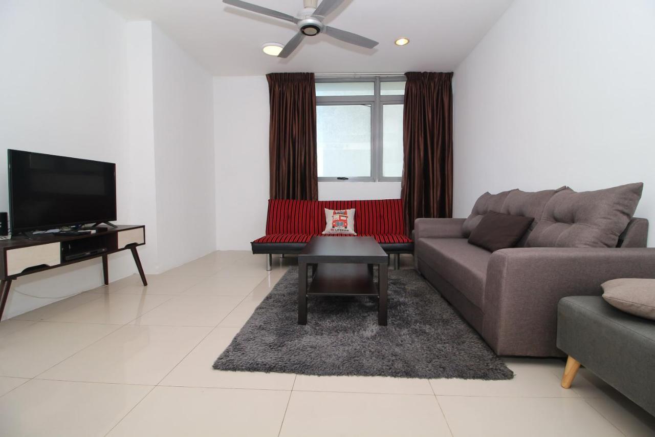 Oyo Home 770 Elite 2Br Taragon Puteri Kuala Lumpur Bagian luar foto